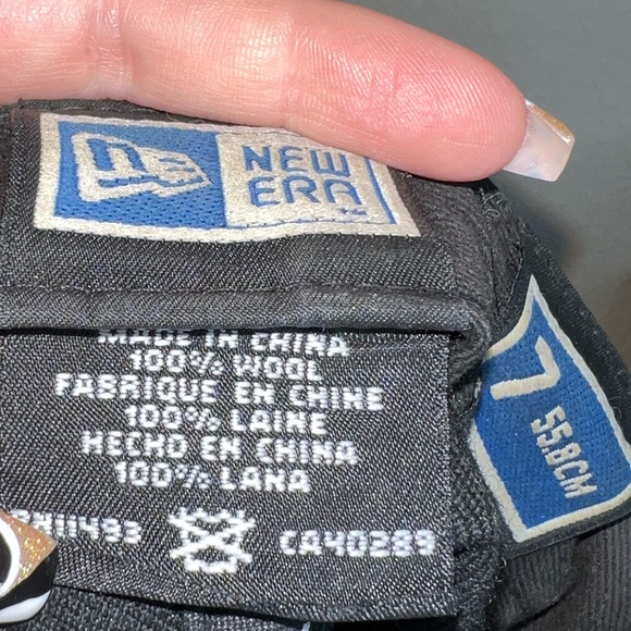 LA cap red and black - Picture 5 of 7